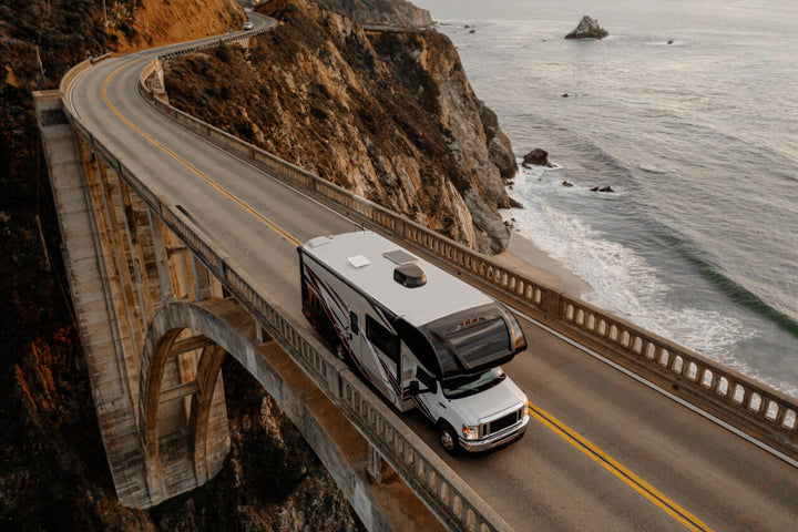 Flat High Performance Starlink Kit with Wedge Mount – Roof-Mounted Satellite Internet for RVs