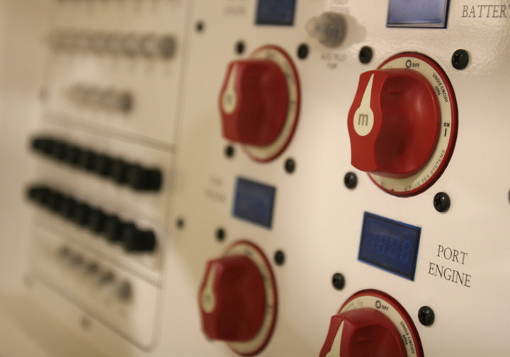 m-Series Mini On-Off Battery Switch with Knob